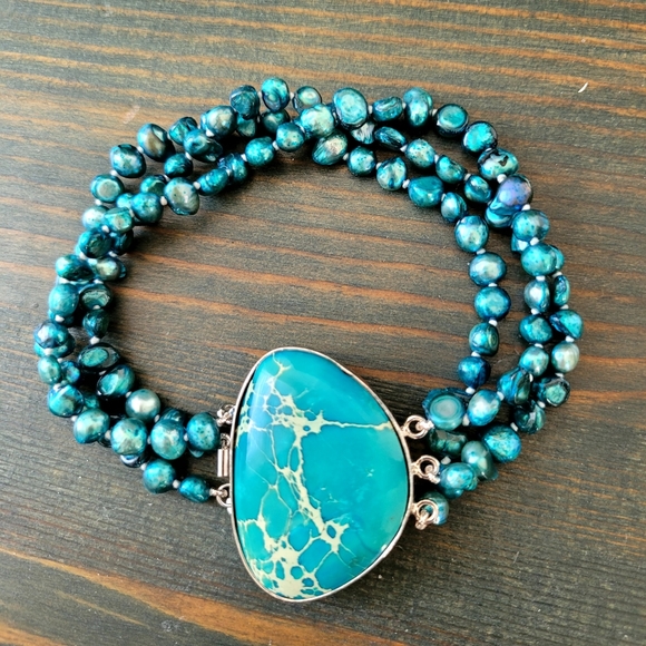 8.5" Teal Blue Sea Sediment Jasper gemstone Clasp, 3-strand Pearls bracelet - Picture 3 of 7